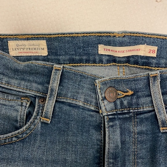 Levi’s 724 High Rise Straight - Picture 5 of 5